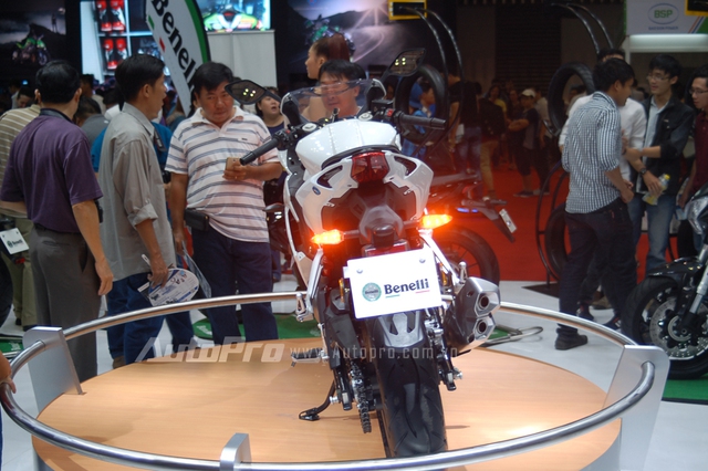 
Như vậy, mẫu xe 300 phân khối của Benelli sẽ giúp phân khúc sportbike phân khối nhỏ tại Việt Nam đa dạng hơn, bên cạnh những cái tên đã xuất hiện trước đó như Kawasaki Ninja 300, Yamaha R3, Honda CBR300R và KTM RC390.
