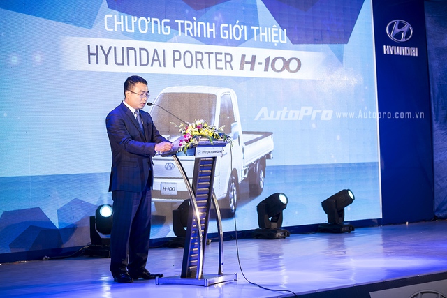 
Ông Lê Ngọc Đức, Tổng giám đốc Hyundai Thành Công, phát biểu giới thiệu mẫu xe tải nhẹ Porter H-100.
