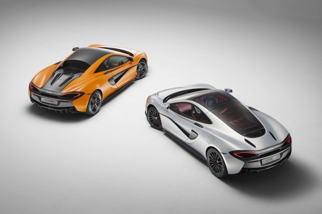 Có lẽ những ngừi khó tính sẽ không thể đồng ý McLaren 570GT là một mẫu xe shooting brake đích thực. Thực tế, McLaeren 570GT là một mẫu xe thể thao với động cơ đặt giữa có phần cốp sau tương đối rộng rãi đi kèm mui kính.