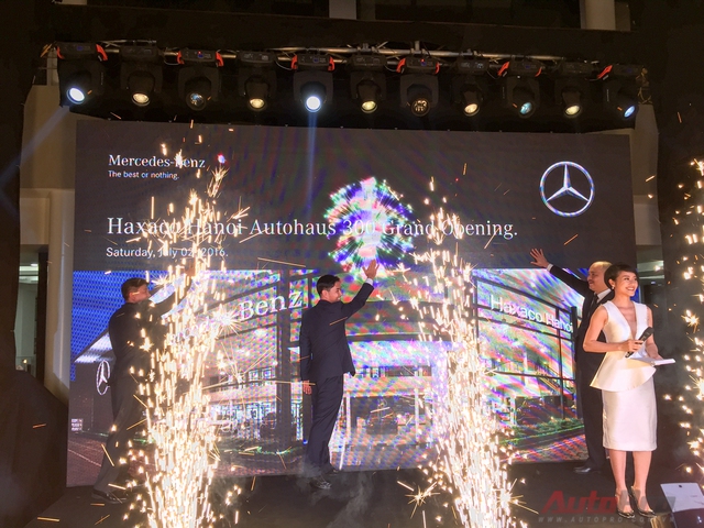 
Kể từ ngày 2/7/2016, nơi đây chính thức được bán xe mới chính hãng của Mercedes-Benz Việt Nam.
