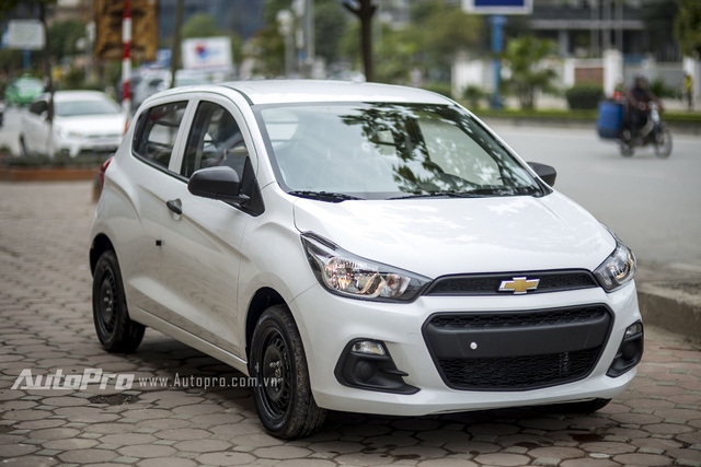 Trải nghiệm nhanh xe giá rẻ Chevrolet Spark Van 2016 tại Việt Nam