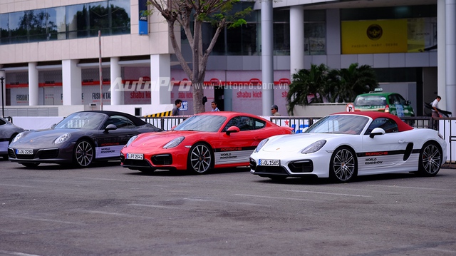 
Dàn xe Porsche sẵn sàng chờ đón các khách hàng trải nghiệm trong khuôn khổ Porsche World Roadshow tại Việt Nam.
