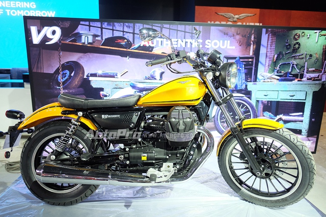 
Moto Guzzi V9 Roamer được phát triển từ khối động cơ V7 huyền thoại và sở hữu dung tích xy-lanh 850 cc.
