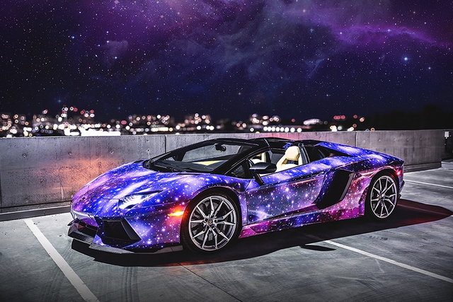
Lamborghini Aventador Roadster Galaxy nổi tiếng trên mạng của thiếu gia Trung Quốc.
