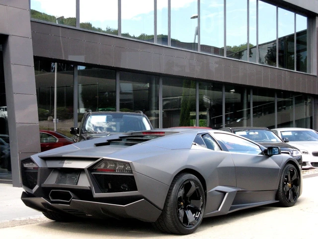 Lăn bánh gần  km, Lamborghini Reventon có giá 40 tỷ Đồng
