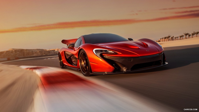 Kính chắn gió của McLaren P1 dày tới 3,2mm. Khối động cơ V8 3.8L nặng khoảng 200kg trong khi khối động cơ điện chỉ nặng 26kg.
