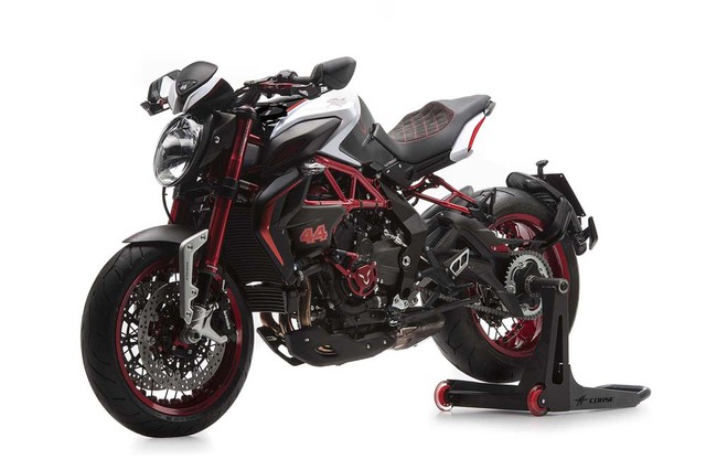 Ra mắt lần đầu tiên tại triển lãm EICMA 2015, phiên bản đặc biệt MV Agusta Dragster RR LH44 dựa trên cảm hứng từ mối lương duyên của hãng mô tô Ý với giải đua xe công thứ 1. Trong đó, tay đua Hamilton từng 3 lần vô địch giải F1 đóng vai trò quan trọng trong việc chọn màu sơn và họa tiết trang trí cho MV Agusta Dragster RR LH44.