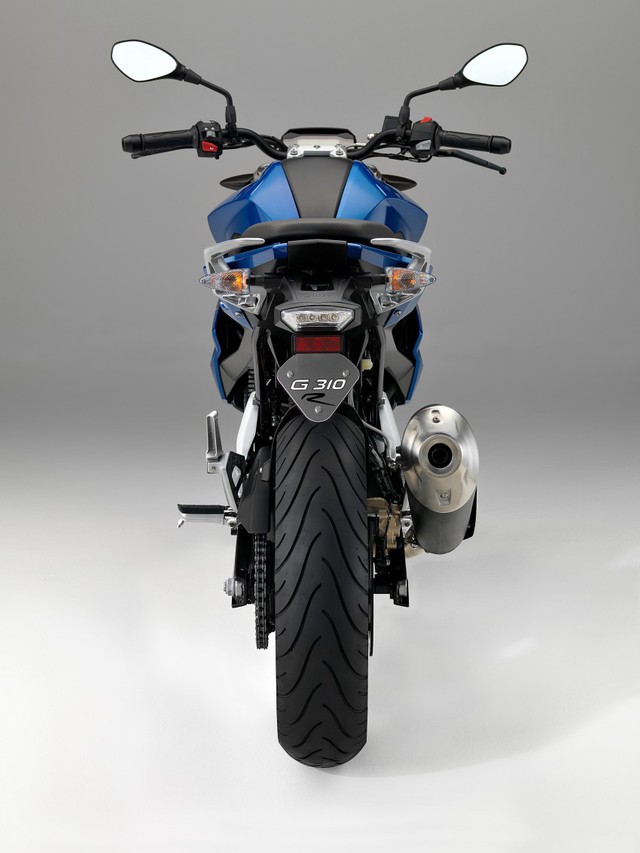 
Theo hãng BMW, G310R được phát triển ở Munich, Đức, nhưng lại được lắp ráp trong nhà máy của TVS TVS ở Hosur, Tamil Nadu, Ấn Độ. Sau đó, BMW G310R sẽ tiếp cận một số thị trường châu Âu và châu Á thông qua con đường xuất khẩu.
