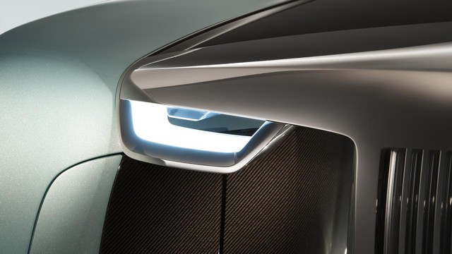 Đèn pha sắc nhọn như thiết kế của những mẫu BMW tương lai.