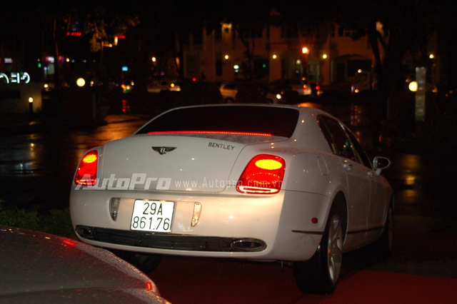 
Tại thị trường Việt Nam, phiên bản Bentley Continental Flying Spur Speed rất được ưa chuộng.
