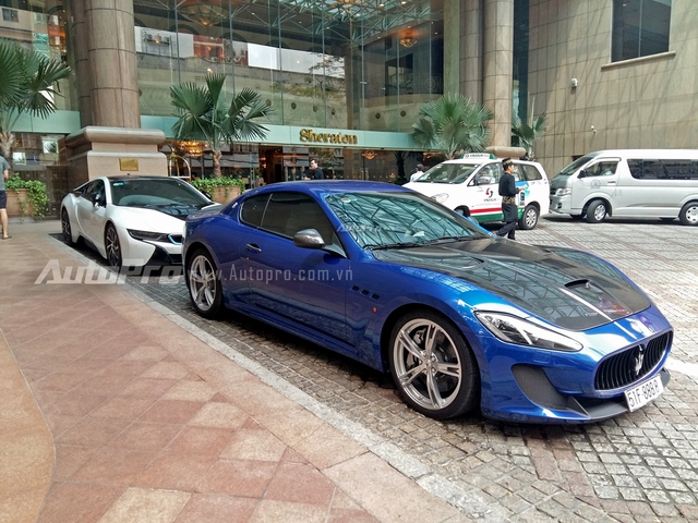 Maserati Granturismo MC Stradale với ngoại thất xanh dương là chiếc thứ 2 xuất hiện tại thị trường Việt Nam. Tuy nhiên đây là thế hệ thứ 2 được sản xuất từ năm 2011 với nhiều nâng cấp ấn tượng. Bên cạnh đó, đây cũng là chiếc Maserati Granturismo MC Stradale phân phối chính hãng đầu tiên tại Việt Nam với mức giá 9,2 tỷ Đồng.