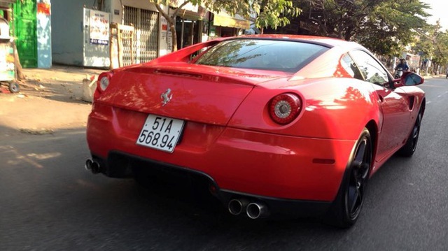 
Sau tai nạn kinh hoàng vào giữa năm 2011, siêu xe Ferrari 599 GTB độc nhất Việt Nam tái xuất ngoại thất long lanh và giờ đây thuộc sở hữu của đại gia Trung Nguyên.

