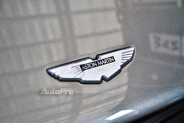 
Logo cánh chim Aston Martin
