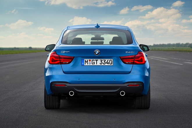 
Theo hãng BMW, 320i GT, 318d GT và 320d GT 2017 được trang bị hộp số sàn 6 cấp tiêu chuẩn hoặc tự động 8 cấp tùy chọn. Các bản còn lại đều đi kèm hộp số tự động 8 cấp. Duy nhất chỉ có BMW 335d GT 2017 là được trang bị hệ dẫn động 4 bánh toàn thời gian xDrive tiêu chuẩn.
