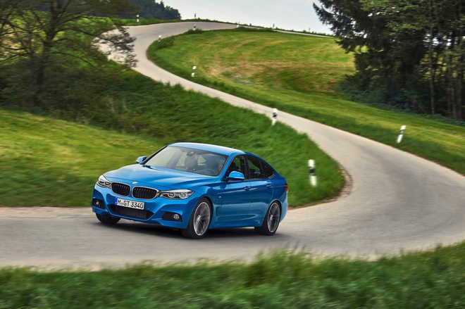
Dù mạnh hơn trước nhưng BMW 3-Series GT 2017 lại giảm lượng nhiên liệu tiêu tụ từ 4,5 - 13,8%. Nguyên nhân là do những cải tiến trong hộp số sàn và tự động, tính năng Auto Start Stop, phanh tái sinh năng lượng và chế độ Eco Pro của BMW 3-Series GT 2017.
