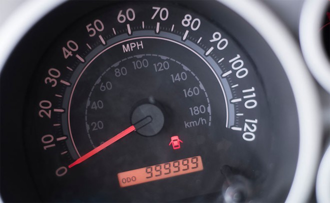 
Đồng hồ đo quãng đường đi của chiếc Toyota Tundra chạy nhiều như taxi.
