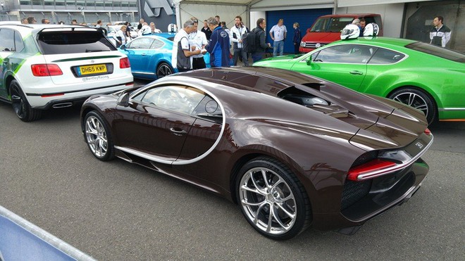 
Bugatti Chiron màu độc xuất hiện tại giải đua Nurburgring 24 hour. Ảnh: Crew.
