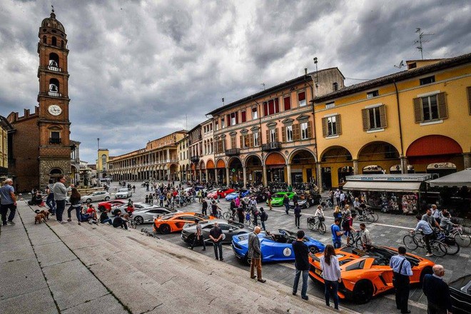 
Hàng chục siêu xe Lamborghini vừa có cuộc biểu tình ấn tượng tại quê nhà.
