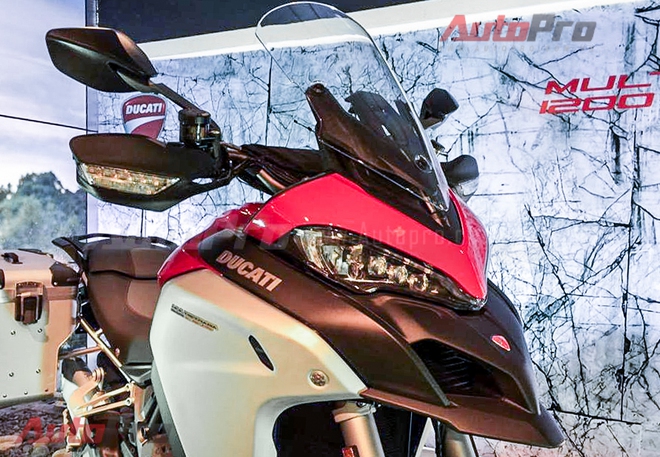 
Cách làm này hoàn toàn giống với việc Ducati từng làm với phiên bản Multistrada 1200 tiêu chuẩn và bản S ra mắt hồi cuối năm ngoái. Hai mẫu xe anh em này có giá khoảng 700 triệu đồng tại Việt Nam.
