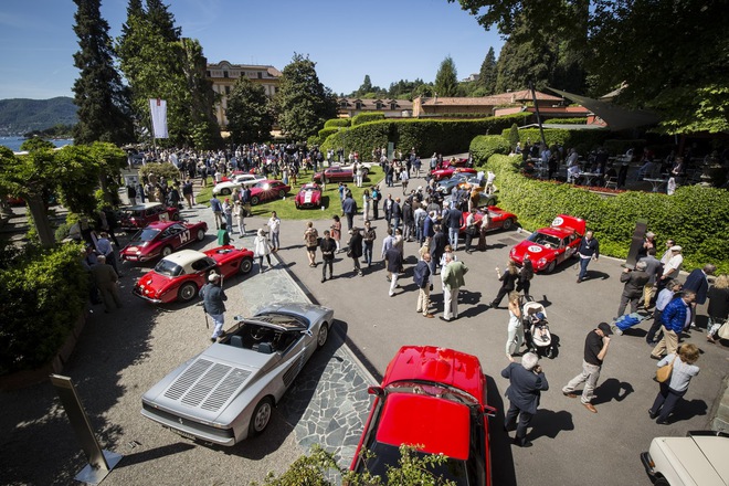 
Sự kiện Concorso dEleganza Villa dEste 2016 được tổ chức tại biệt thự sang trọng gần hồ Combo, Ý. Tương tự như các năm trước, ngày hội quy tụ hàng trăm chiếc ô tô và mô tô đời cổ tụ tập.
