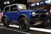 Ford Bronco đầu tiên được bán với giá không tưởng