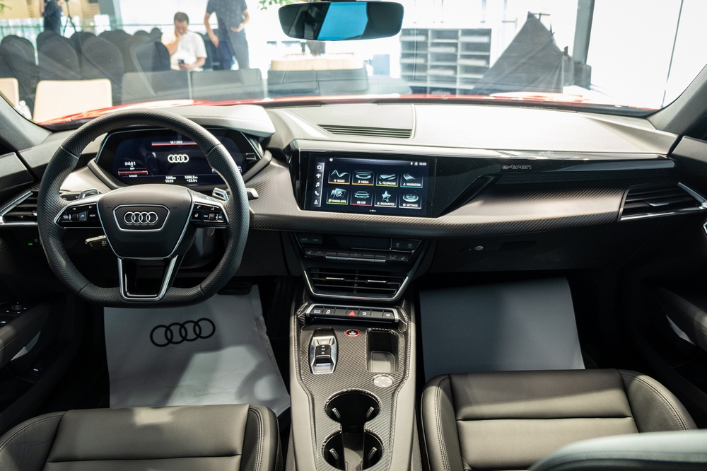 Ra mắt Audi e-tron GT tại Việt Nam: Giá từ 5,2 tỷ đồng, cạnh tranh trực tiếp Porsche Taycan - Ảnh 15.