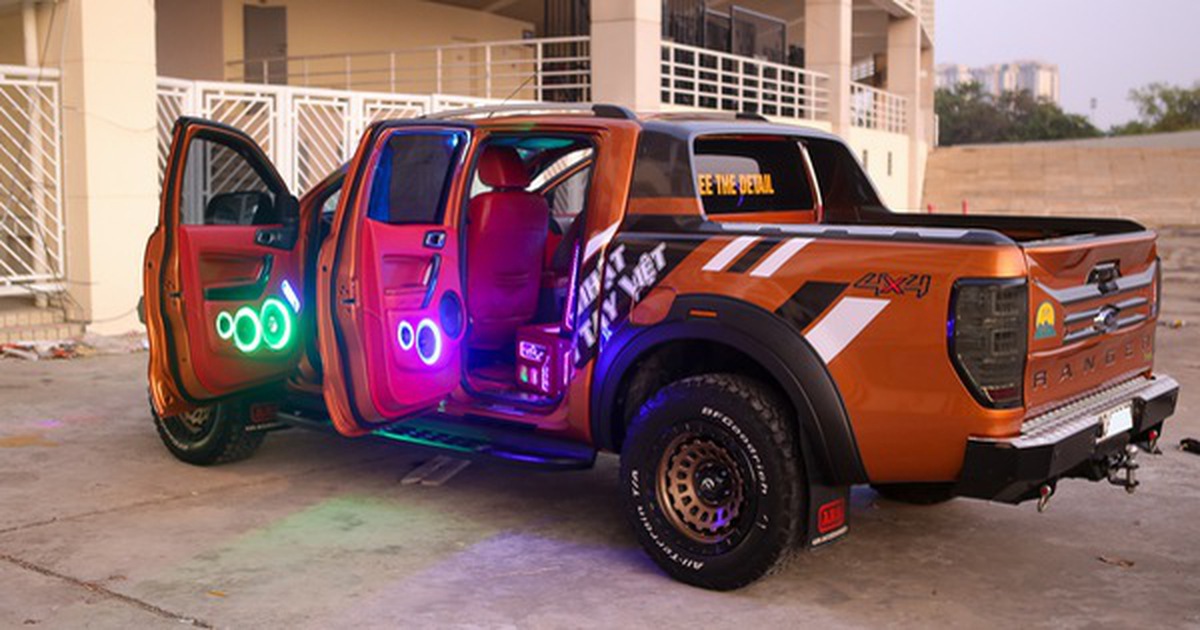 Ford Ranger độ dàn âm thanh hơn 400 triệu, bầu trời sao như Rolls-Royce