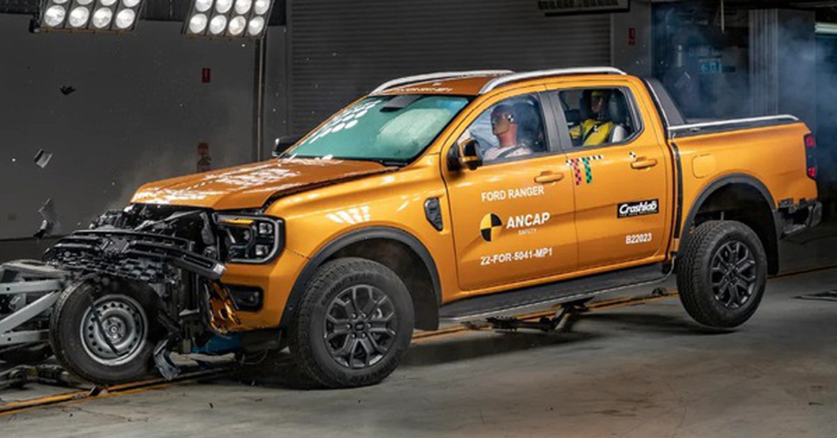 Bài thử đâm va cực mạnh cho thấy Ford Ranger 2023 đạt điểm an toàn tối đa
