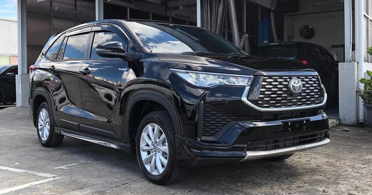 Innova bản cũ vẫn có khách, Toyota chấp nhận bán song song cả mới lẫn ...