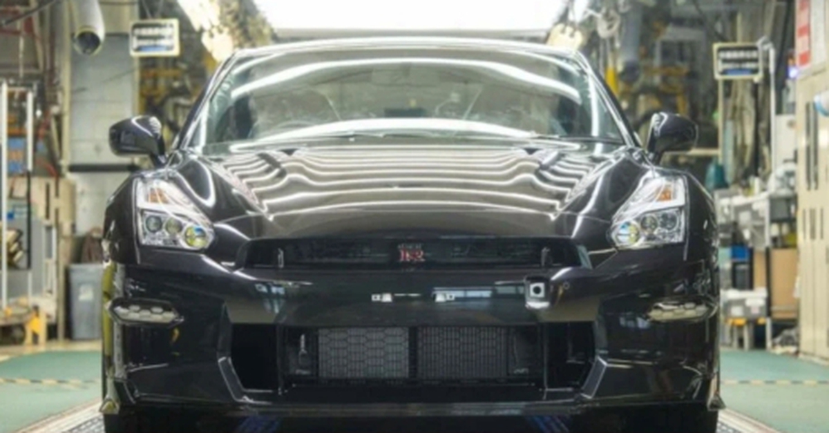 Huyền thoại xe hiệu suất cao Nissan GT-R R35 bị khai tử