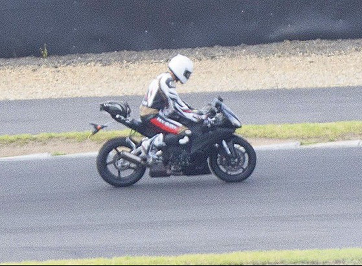 Yamaha YZF-R1 2015 có hai phiên bản là YZF-R1M và YZF-R1S?