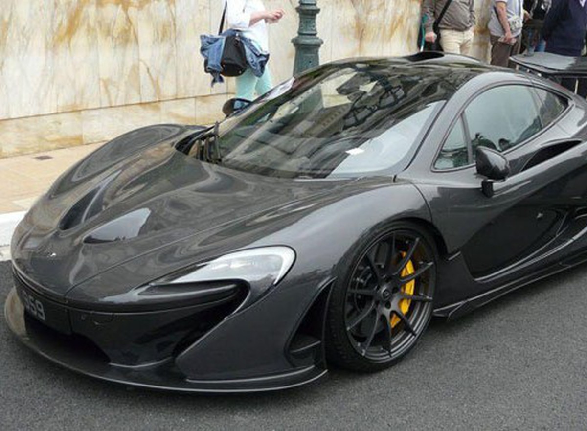 Không chịu thua kém Lewis Hamilton, Jenson Button cũng tậu McLaren P1