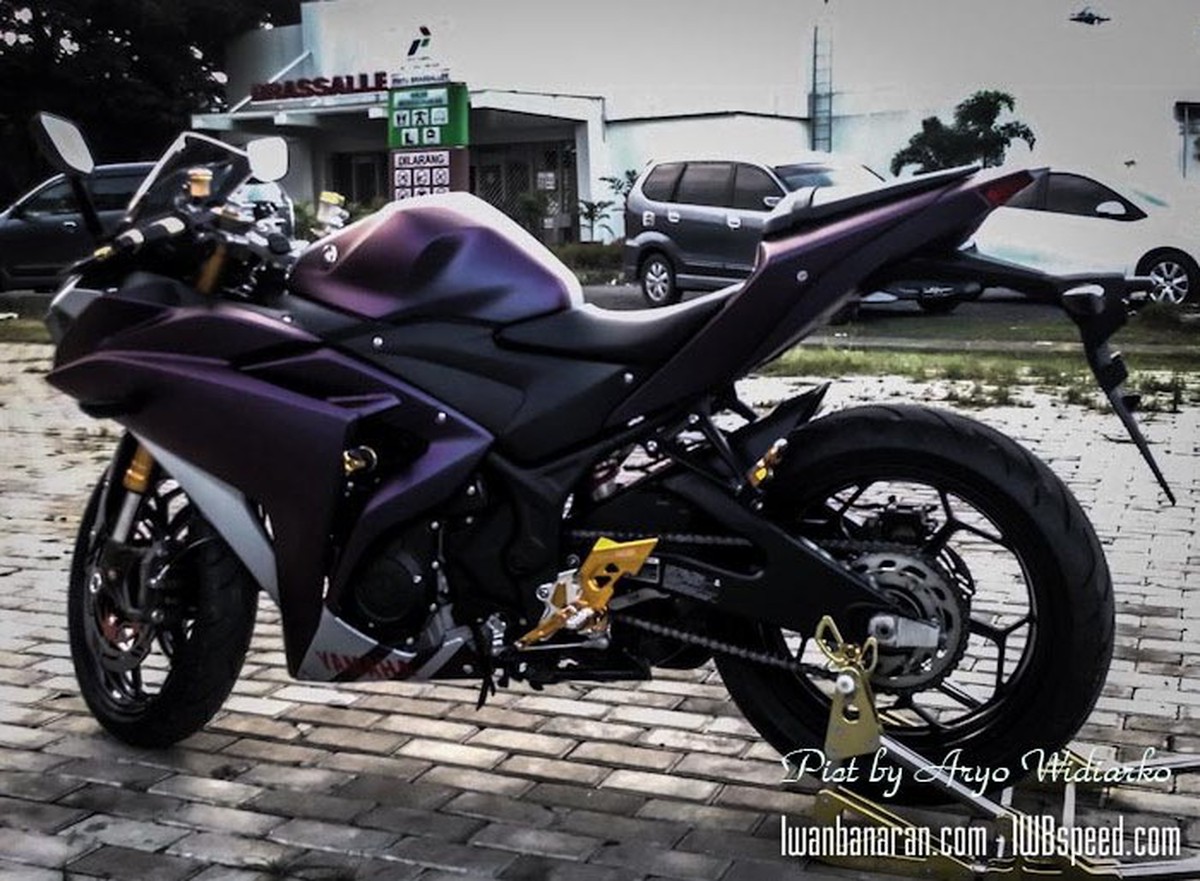 Yamaha R25 trang bị nhiều 