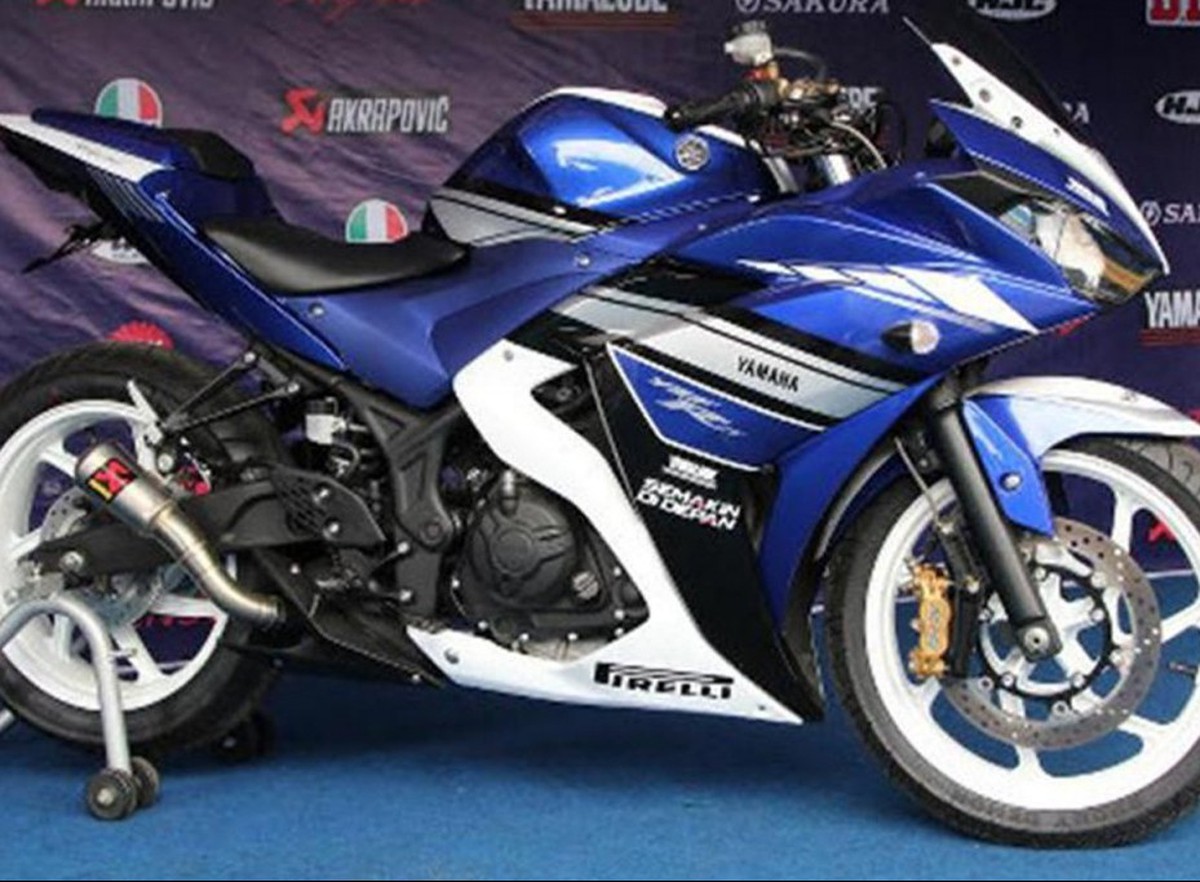 Yamaha R25 có thêm pô Akrapovic bản đua, giá không đổi