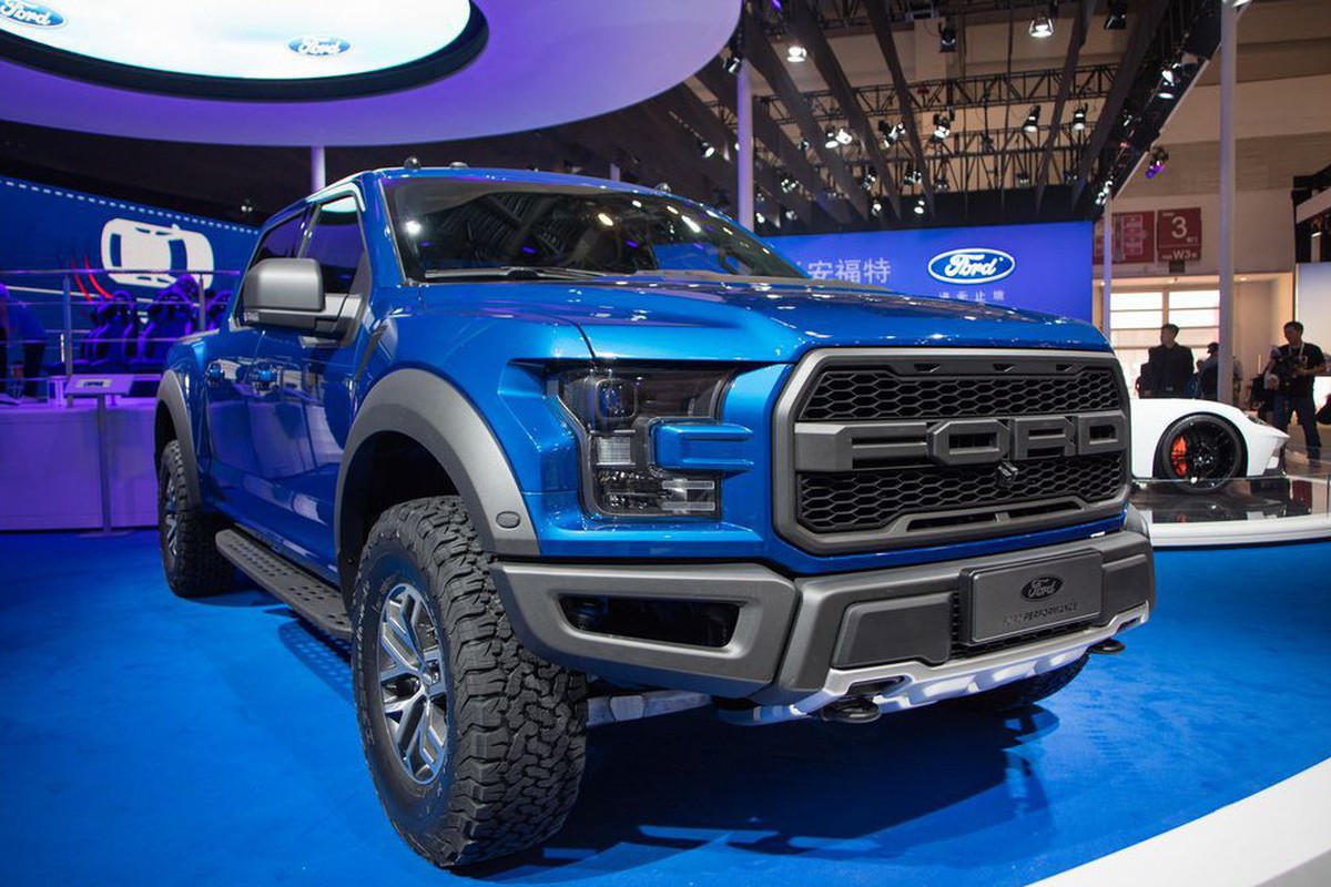 Ford hợp tác với Jack Ma để bán ô tô trực tuyến