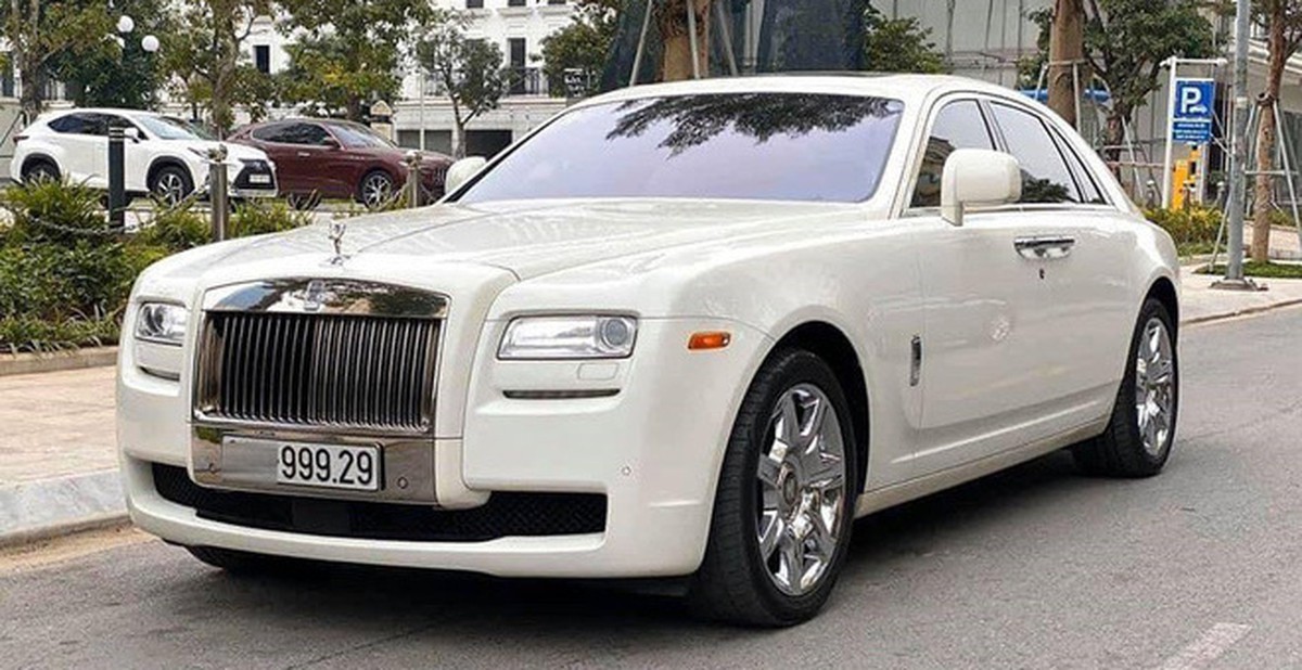 Loạt Rolls-Royce cũ biển siêu đẹp, rao bán giá 'khủng'