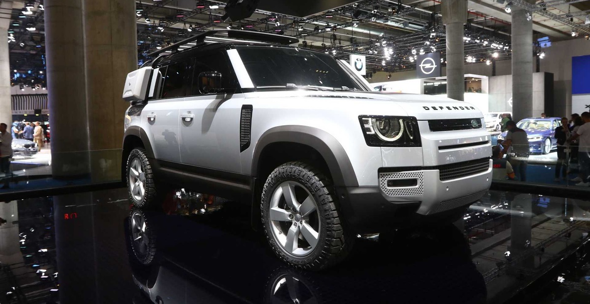 Land Rover Defender sắp có phiên bản mini, giá rẻ cạnh tranh Mercedes GLA