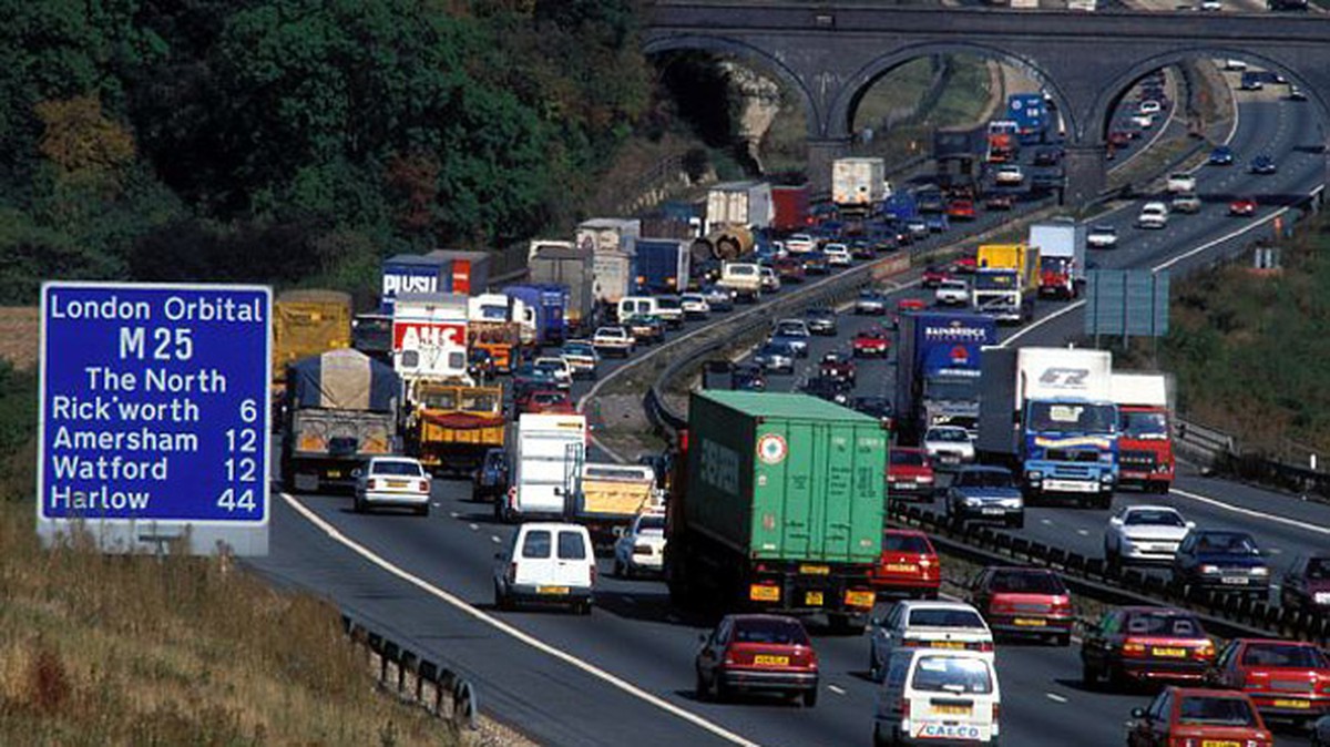 Traffic Jam Assist - Công nghệ lái tự động khi tắc đường