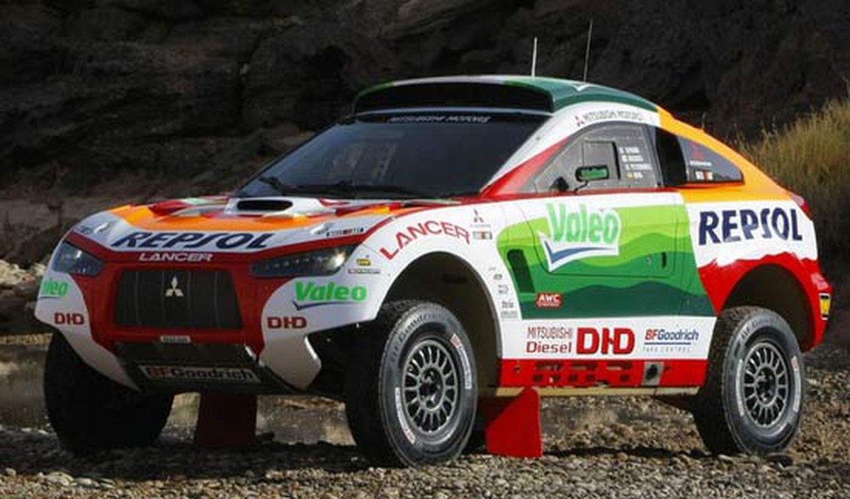 Hé lộ chi tiết Racing Lancer của Mitsubishi