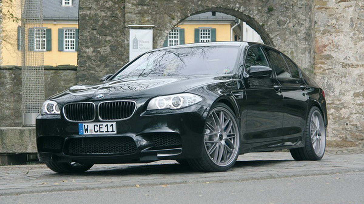 Khi BMW M5 được 