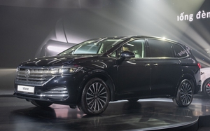 Ảnh thực tế VW Viloran Luxury vừa ra mắt VN: Đắt hơn bản thấp gần 200 triệu nhưng hàng ghế sau chuẩn thương gia
