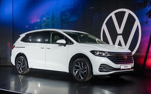 Ảnh thực tế VW Viloran bản tiêu chuẩn giá 1,989 tỷ: Không khác nhiều bản Luxury, hợp khách gia đình