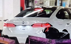 BMW 5-Series lần đầu lộ diện ngoài đời thực: Thoát mác '7-Series thu nhỏ', sớm về Việt Nam đua doanh số với E-Class