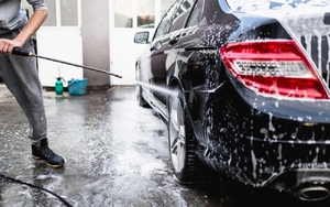 Những điều không nên làm khi tự rửa ô tô tại nhà chủ xe cần biết