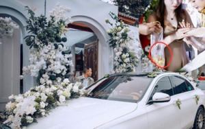 Đám cưới hot ở Diễn Châu Nghệ An: dàn siêu xe trăm tỷ, vàng đựng trong túi bóng, thân thế cô dâu chú rể mới &quot;đáng nể&quot;