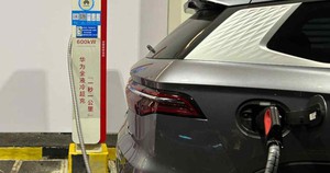 Trung Quốc khiến thế giới choáng váng: Tạo ra bộ sạc siêu thực trong 8 phút đi được 600km, biến việc nạp năng lượng cho xe điện nhanh như đổ xăng
