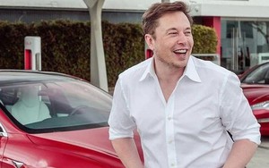 Hãng xe điện 2 năm đốt 9 tỷ USD, mỗi xe bán ra lỗ 33.000 USD, thoát phá sản thần kỳ nhờ nghe theo lời khuyên của Elon Musk