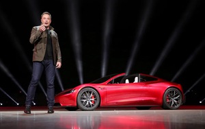 Elon Musk: Chiếc Tesla tiếp theo sẽ &quot;không chỉ đơn giản là một chiếc xe&quot;, sử dụng công nghệ tên lửa của SpaceX và có thể... bay?