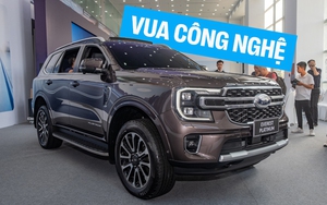 Ảnh thực tế Ford Everest Platinum giá 1,545 tỷ tại Việt Nam: Nhiều tiện nghi chưa từng có trong phân khúc