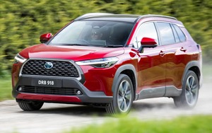 Toyota Corolla Cross sắp bỏ hẳn bản xăng, chỉ bán hybrid vì tin rằng người dùng khó chuyển sang xe điện 'trong nháy mắt'